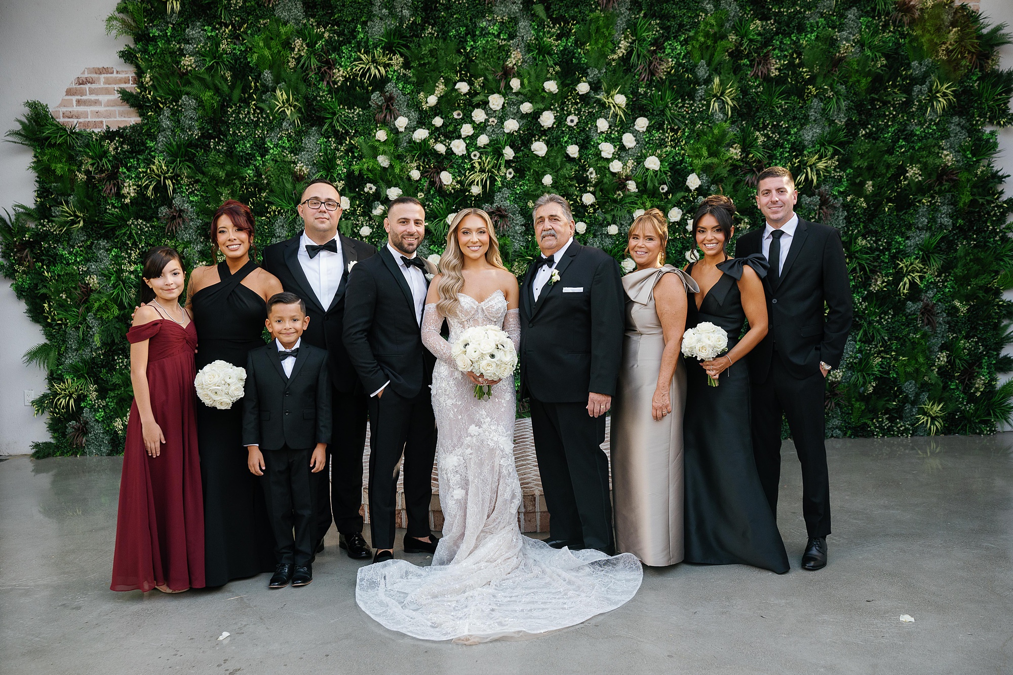 Tips to organize stress-free wedding day family photos from East Coast wedding photographer Myra Roman Photography